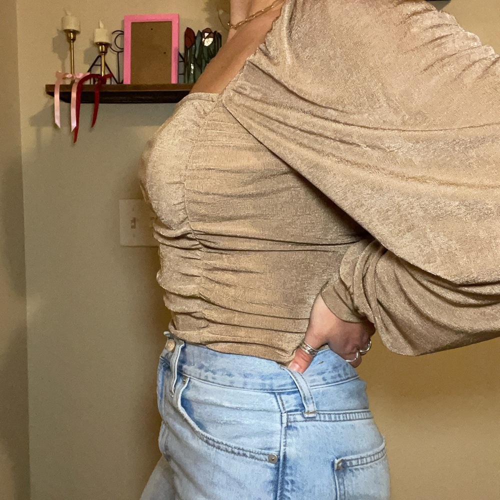 Chic Ruched Long Sleeve Bodysuit - Picture 8 of 9